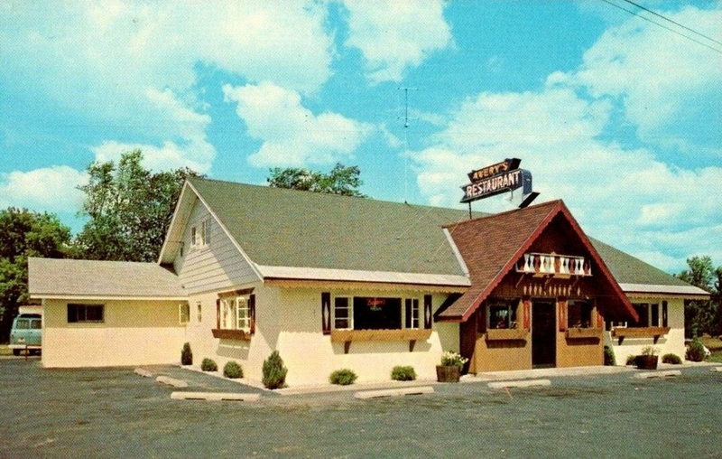 Averys Restaurant - Vintage Postcard (newer photo)